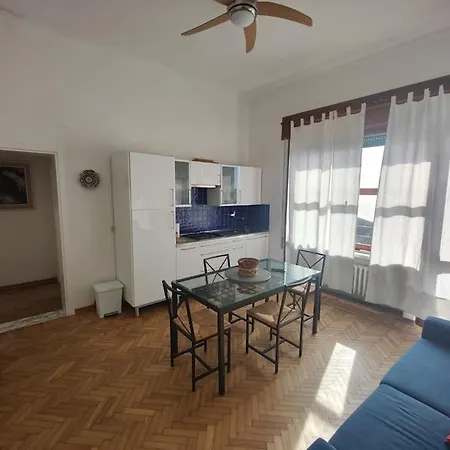 Amalia By The Sea 1st Floor بيت للعطل روزينيانو ماريتيمو